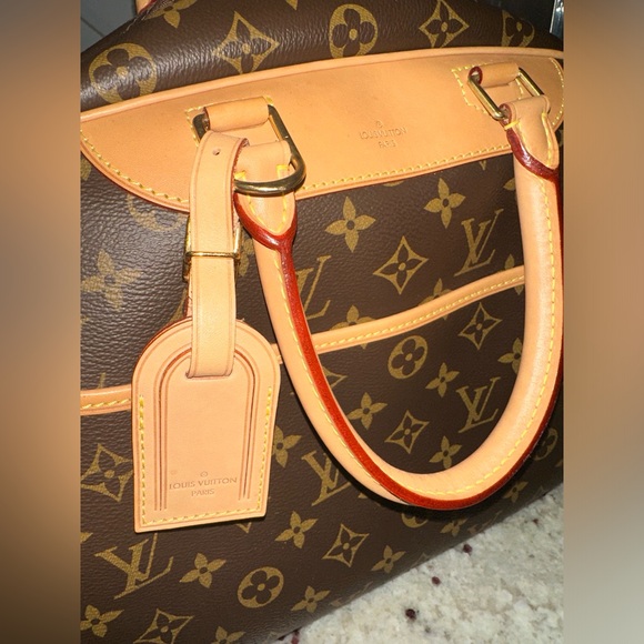 Louis Vuitton Deauville Vanity Monogram - Picture 8 of 17